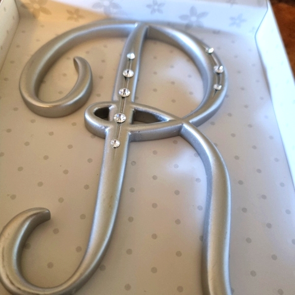Lillian Rose Monogram Cake Top Decor Letter "R" - Picture 2 of 5